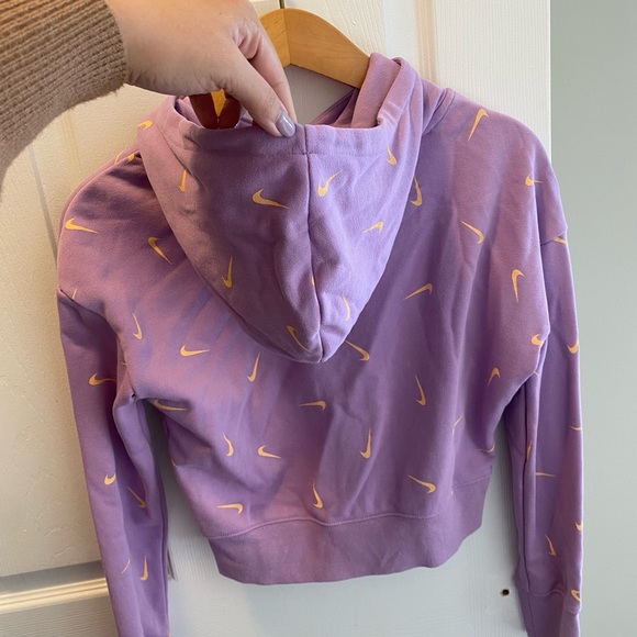 Beautiful purple Nike hoodie - Picture 4 of 4